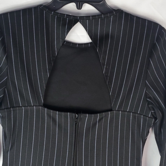 Black and White Striped Flounce Hem Sheath Dress  Size Medium - Picture 5 of 8